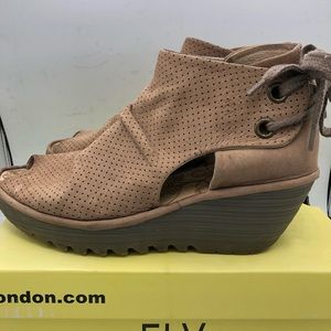 Fly London Yull Wedge